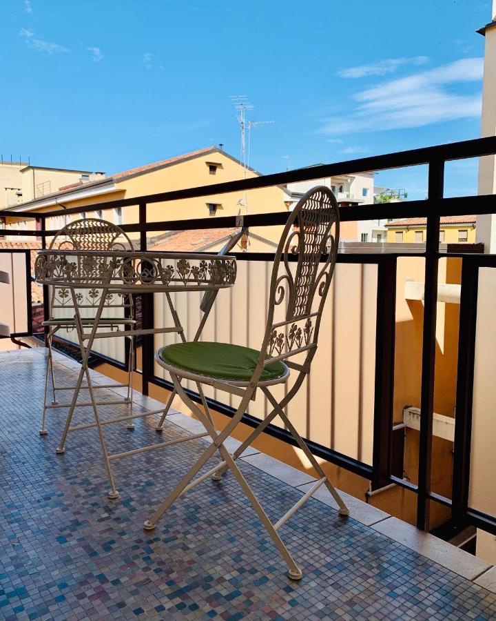 Madonna Montecchi Luxury Suite In Verona Bagian luar foto