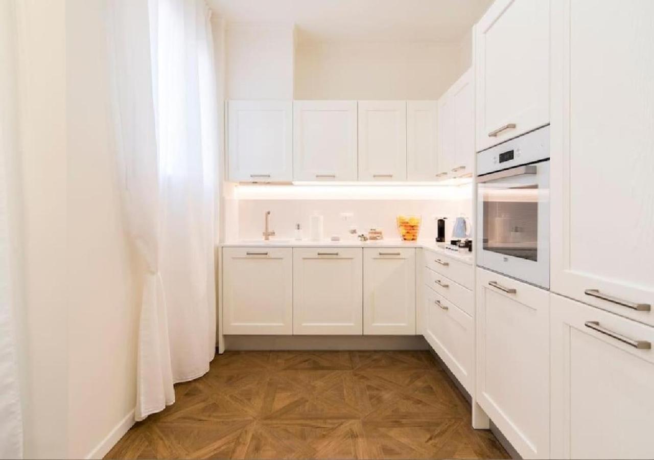 Madonna Montecchi Luxury Suite In Verona Bagian luar foto