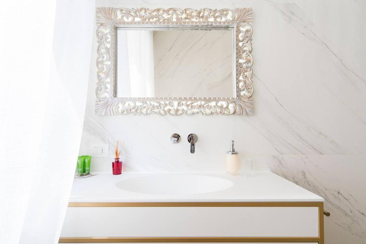 Madonna Montecchi Luxury Suite In Verona Bagian luar foto