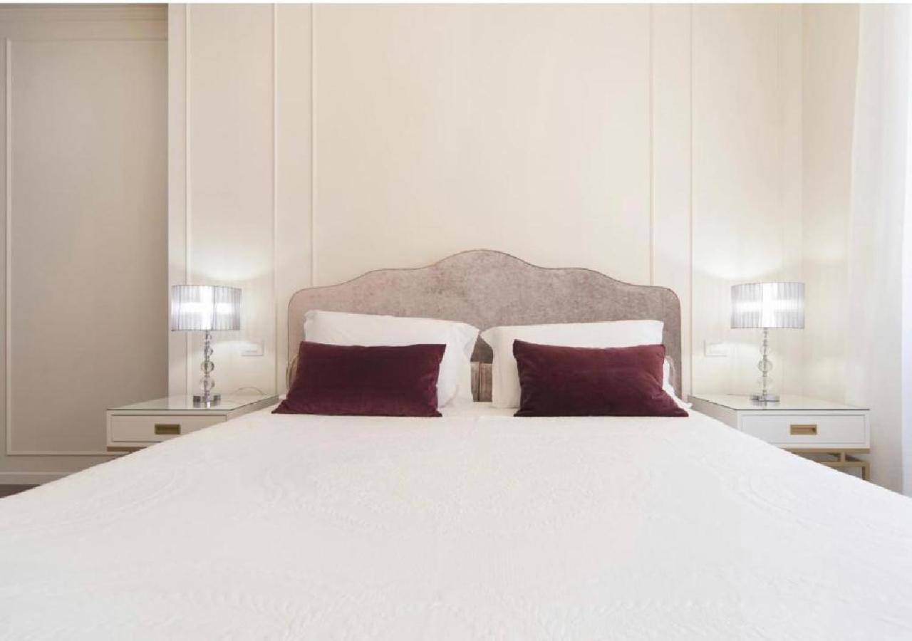Madonna Montecchi Luxury Suite In Verona Bagian luar foto